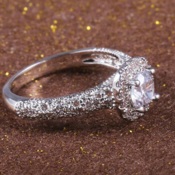 NEW 925 Sterling Silver Beautiful Ring - Picture 2 of 9